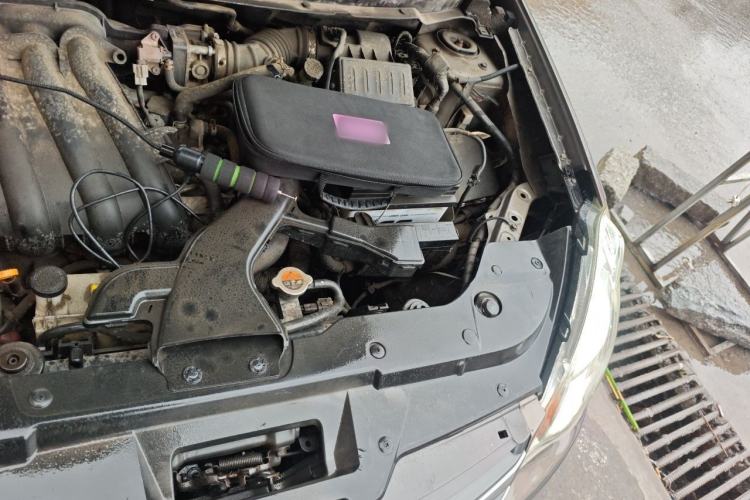 Used Nissan Sylphy 2012 Classic 1.6XE Manual Comfort Edition Engine Bay Left