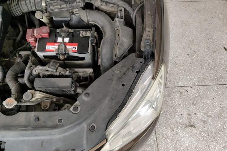 Used Nissan Sylphy 2012 1.6 XL CVT Luxury Edition Engine Bay Left