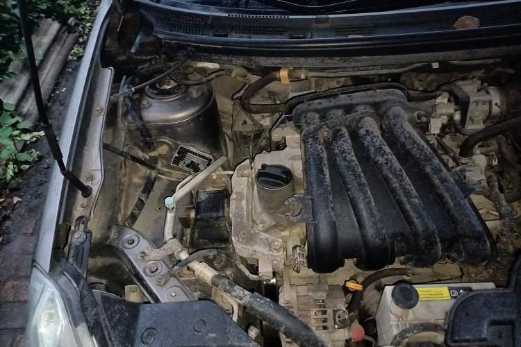 Used Nissan Sylphy 2012 Classic 1.6XE Manual Comfort Edition Engine Bay Right