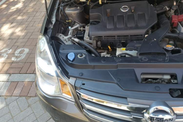 Used Nissan Sylphy 2012 Classic 1.6XE Manual Comfort Edition Engine Bay Right