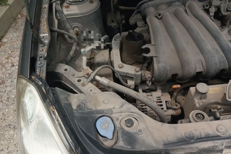 Used Nissan Sylphy 2012 Classic 1.6XE Manual Comfort Edition Engine Bay Right