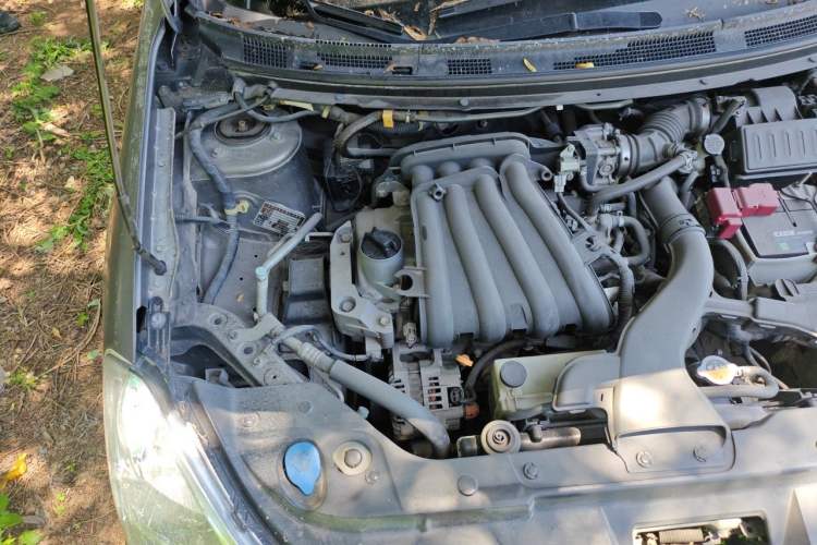 Used Nissan Sylphy 2012 Classic 1.6XE Automatic Comfort Edition Engine Bay Right