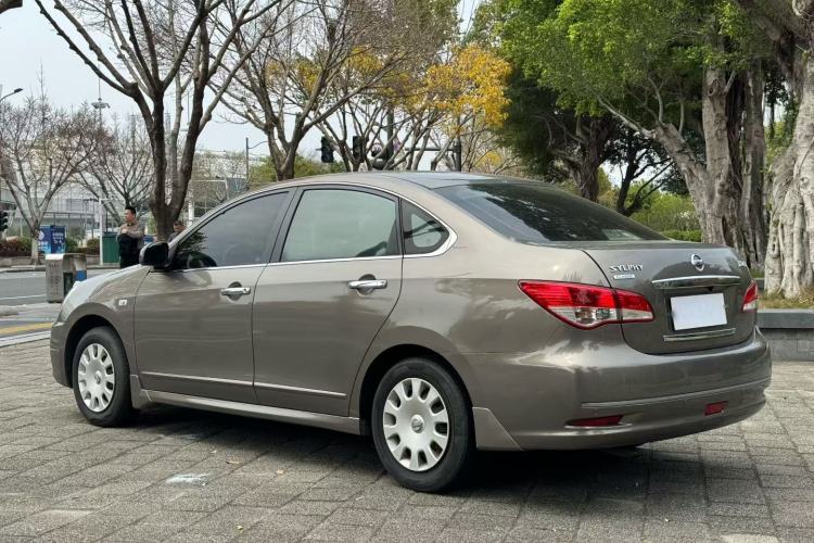Used Nissan Sylphy 2012 Classic 1.6XE Automatic Comfort Edition Exterior 4