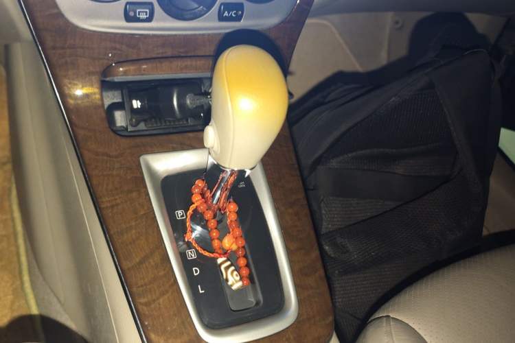 Used Nissan Sylphy 2012 1.6 XL CVT Luxury Edition Gear Lever