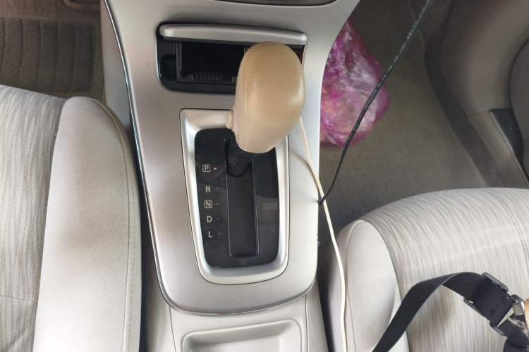 Used Nissan Sylphy 2012 1.6XE CVT Comfort Edition Gear Lever