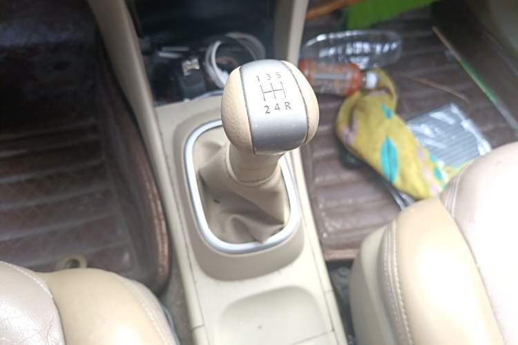 Used Nissan Sylphy 2012 Classic 1.6XE Manual Comfort Edition Gear Lever