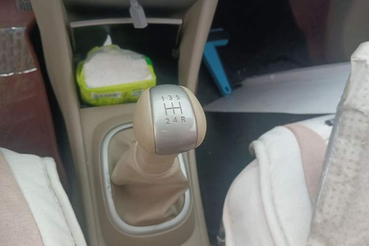 Used Nissan Sylphy 2012 Classic 1.6XE Manual Comfort Edition Gear Lever