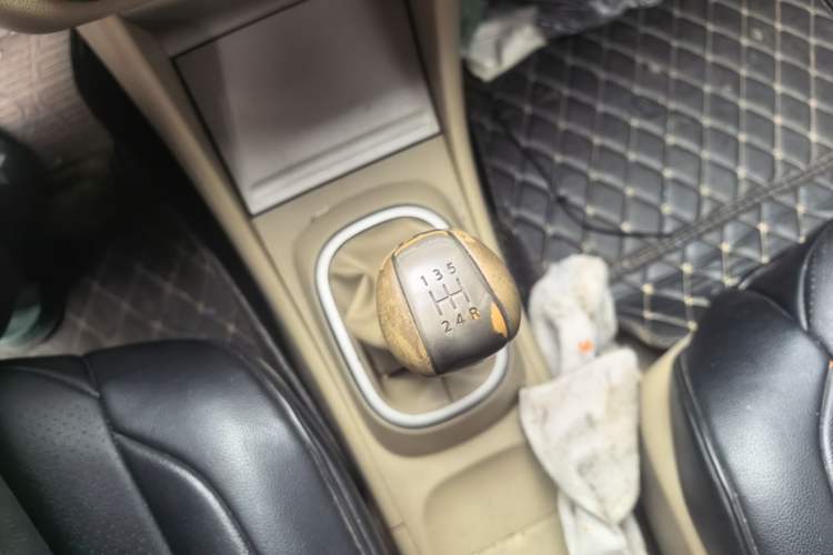 Used Nissan Sylphy 2012 Classic 1.6XE Manual Comfort Edition Gear Lever