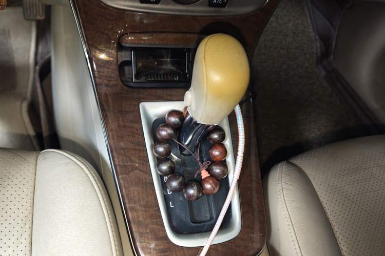 Used Nissan Sylphy 2012 Classic 1.6 XL Automatic Luxury Edition Gear Lever