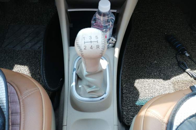 Used Nissan Sylphy 2012 Classic 1.6XL Manual Luxury Edition Gear Lever