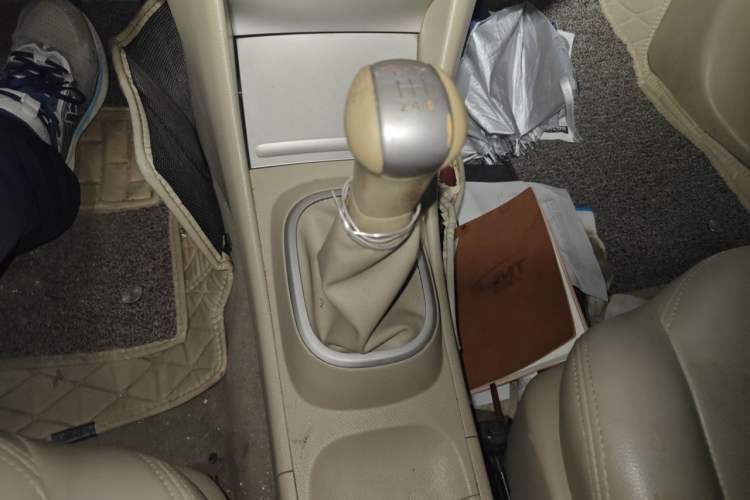 Used Nissan Sylphy 2012 Classic 1.6XE Manual Comfort Edition Gear Lever