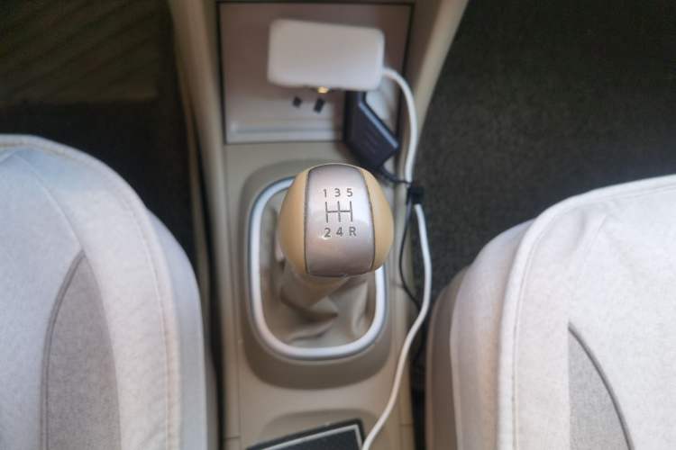 Used Nissan Sylphy 2012 Classic 1.6XE Manual Comfort Edition Gear Lever
