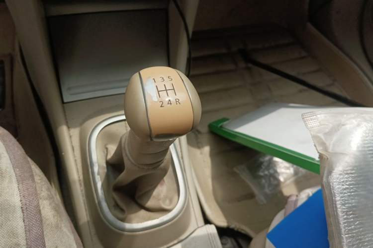 Used Nissan Sylphy 2012 Classic 1.6XE Manual Comfort Edition Gear Lever