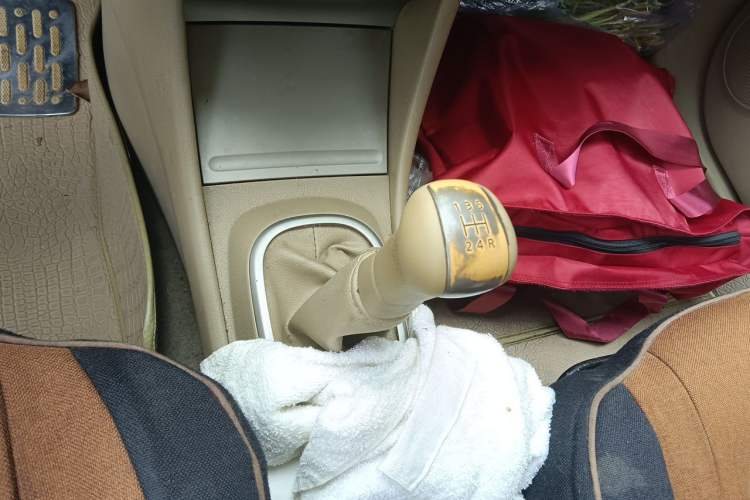 Used Nissan Sylphy 2012 Classic 1.6XE Manual Comfort Edition Gear Lever