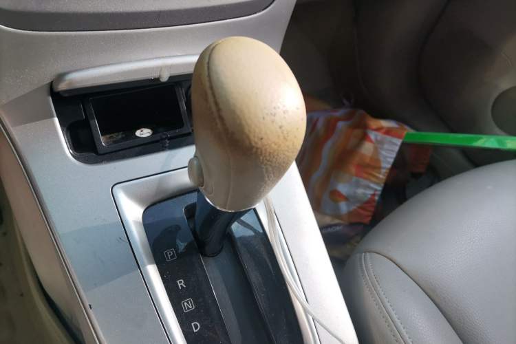 Used Nissan Sylphy 2012 1.6XE CVT Comfort Edition Gear Lever
