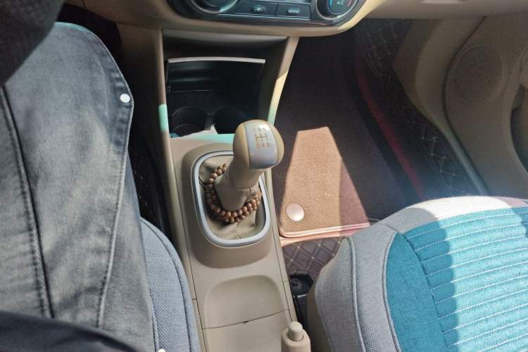 Used Nissan Sylphy 2012 Classic 1.6XE Manual Comfort Edition Gear Lever