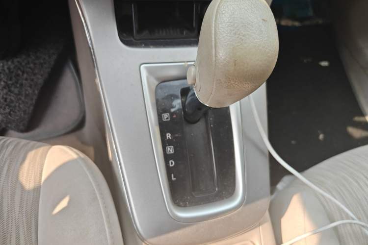 Used Nissan Sylphy 2012 1.8XE CVT Comfort Edition Gear Lever