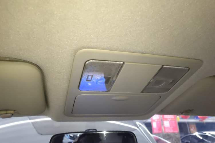Used Nissan Sylphy 2012 Classic 1.6XE Automatic Comfort Edition Headliner