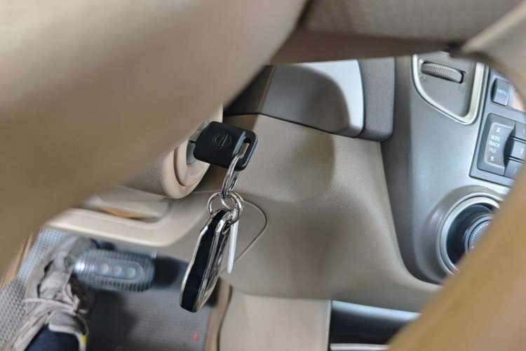 Used Nissan Sylphy 2012 Classic 1.6XE Automatic Comfort Edition Interior 1
