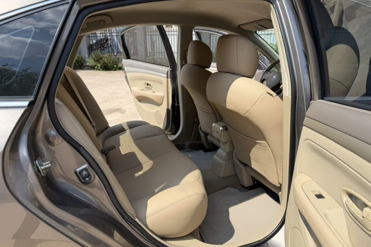 Used Nissan Sylphy 2012 Classic 1.6XE Automatic Comfort Edition Interior 1
