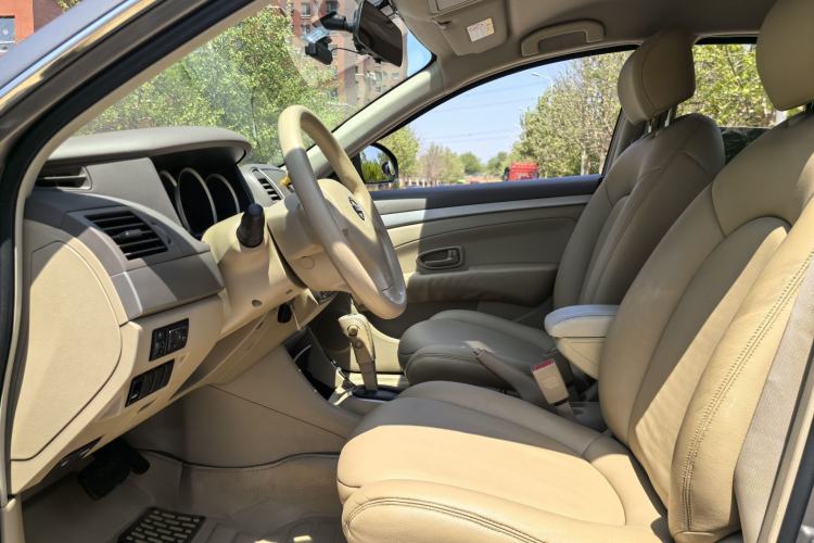 Used Nissan Sylphy 2012 Classic 1.6XE Automatic Comfort Edition Interior 3