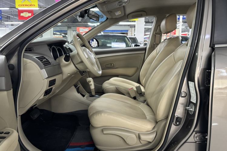 Used Nissan Sylphy 2012 Classic 1.6XE Automatic Comfort Edition Interior 5