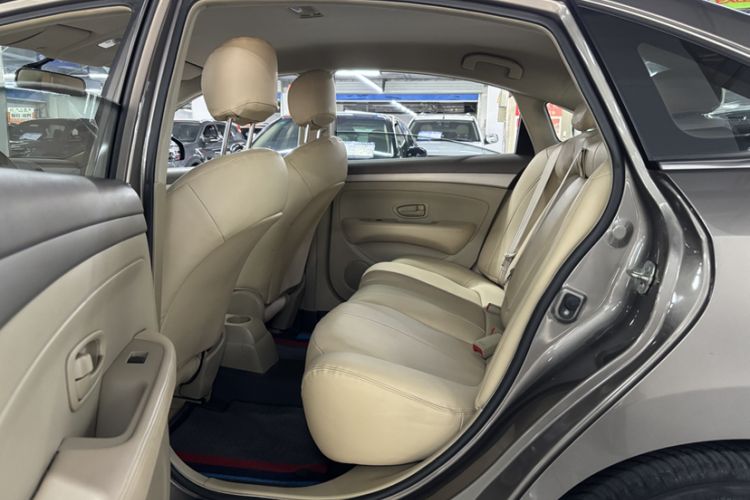 Used Nissan Sylphy 2012 Classic 1.6XE Automatic Comfort Edition Interior 6