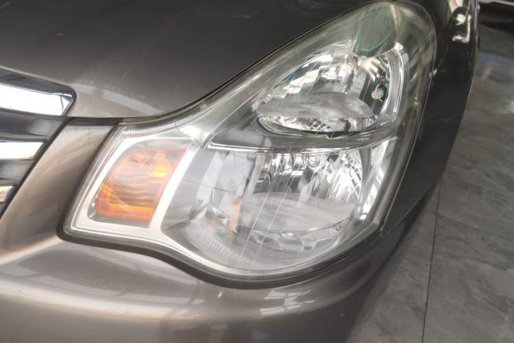 Used Nissan Sylphy 2012 Classic 1.6XE Automatic Comfort Edition Left Front Headlight
