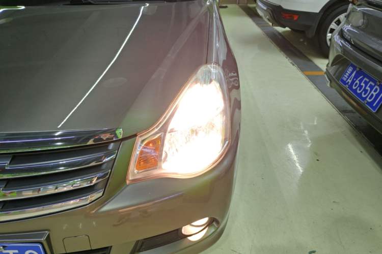 Used Nissan Sylphy 2012 Classic 1.6XE Automatic Comfort Edition Left Front Headlight
