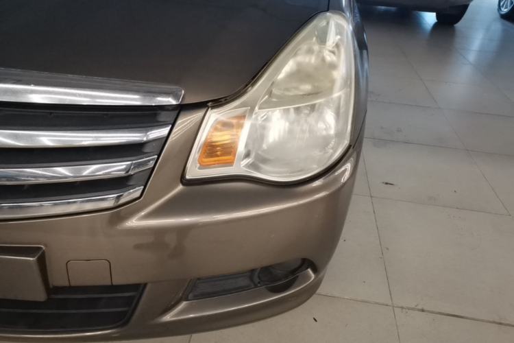 Used Nissan Sylphy 2012 Classic 1.6XE Manual Comfort Edition Left Front Headlight