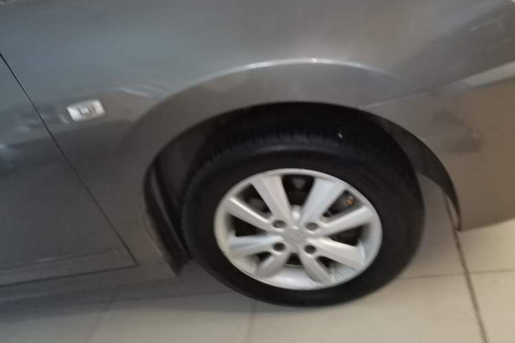 Used Nissan Sylphy 2012 Classic 1.6XE Manual Comfort Edition Left Front Wheel Hub