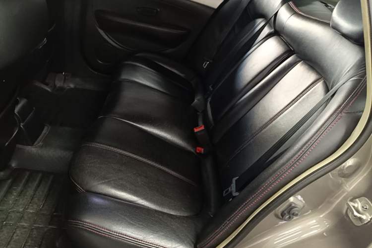 Used Nissan Sylphy 2012 Classic 1.6XE Automatic Comfort Edition Left Rear Seat