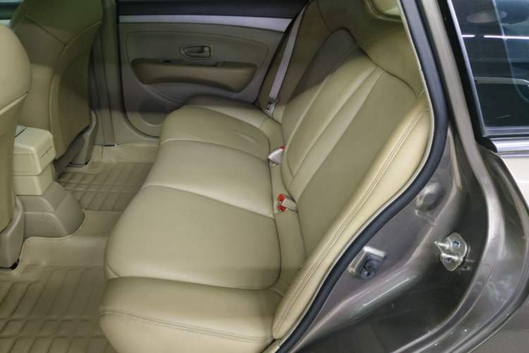 Used Nissan Sylphy 2012 Classic 1.6XE Automatic Comfort Edition Left Rear Seat