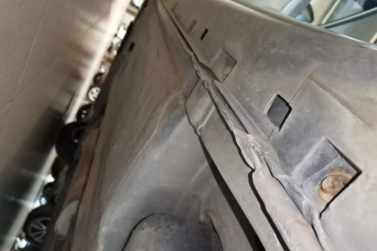 Used Nissan Sylphy 2012 Classic 1.6XE Manual Comfort Edition Left Side Sill