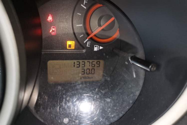 Used Nissan Sylphy 2012 Classic 1.6XE Manual Comfort Edition Odometer Close Up