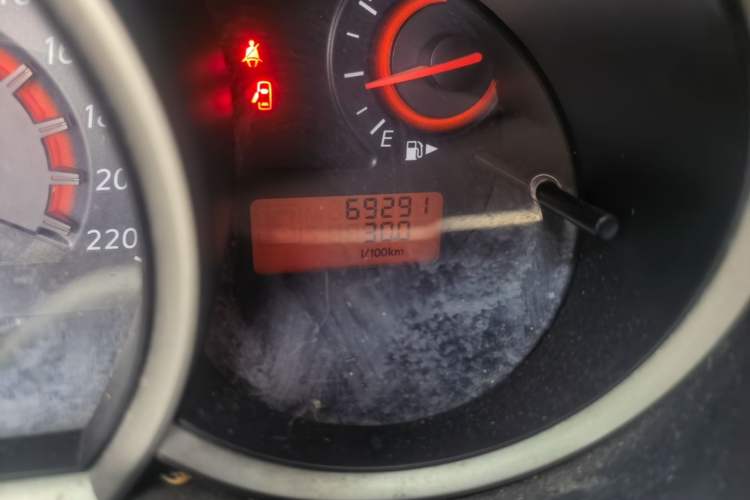 Used Nissan Sylphy 2012 Classic 1.6XE Manual Comfort Edition Odometer Close Up