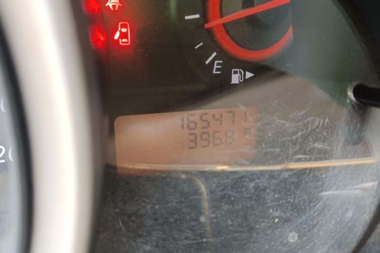 Used Nissan Sylphy 2012 Classic 1.6XE Manual Comfort Edition Odometer Close Up