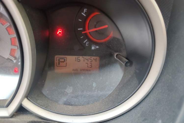 Used Nissan Sylphy 2012 Classic 1.6XE Automatic Comfort Edition Odometer Close Up