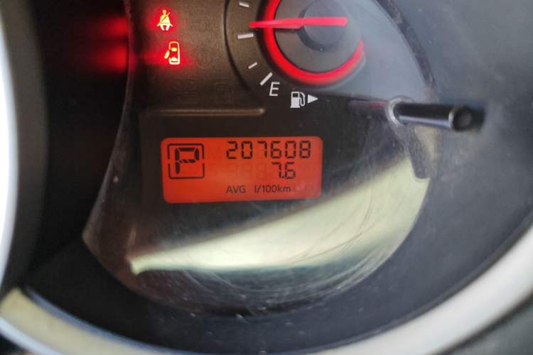 Used Nissan Sylphy 2012 Classic 1.6XE Automatic Comfort Edition Odometer Close Up