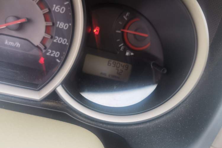 Used Nissan Sylphy 2012 Classic 1.6XE Manual Comfort Edition Odometer Close Up