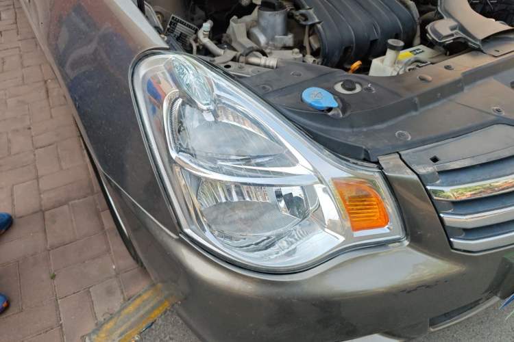 Used Nissan Sylphy 2012 Classic 1.6XE Automatic Comfort Edition Right Front Headlight