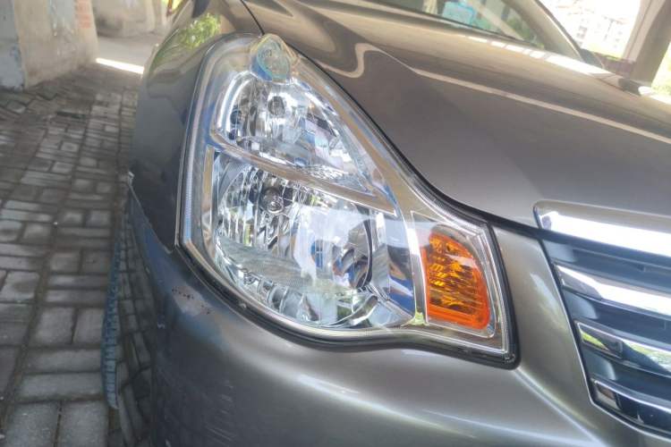 Used Nissan Sylphy 2012 Classic 1.6XE Manual Comfort Edition Right Front Headlight