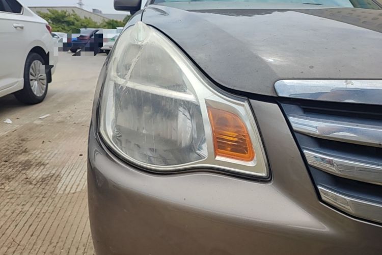 Used Nissan Sylphy 2012 Classic 1.6XE Manual Comfort Edition Right Front Headlight