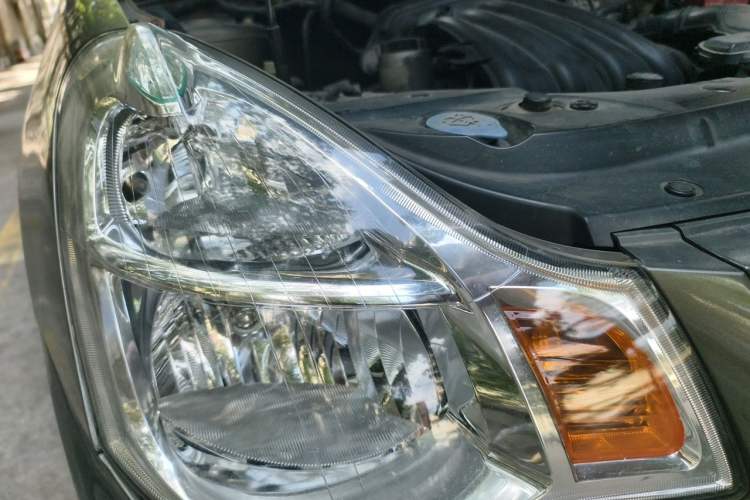 Used Nissan Sylphy 2012 Classic 1.6XE Automatic Comfort Edition Right Front Headlight