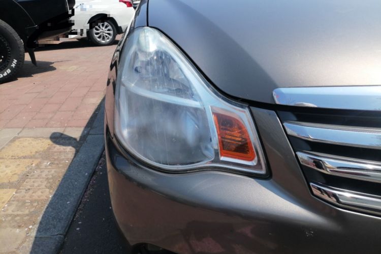 Used Nissan Sylphy 2012 Classic 1.6XL Manual Luxury Edition Right Front Headlight
