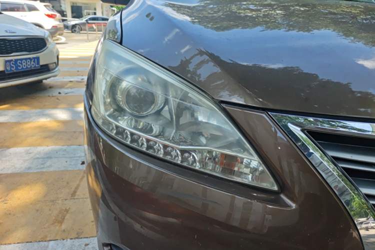Used Nissan Sylphy 2012 1.8XL CVT Luxury Edition Right Front Headlight