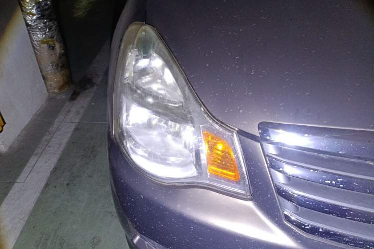 Used Nissan Sylphy 2012 Classic 1.6XE Manual Comfort Edition Right Front Headlight