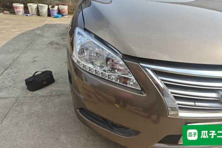 Used Nissan Sylphy 2012 1.8XE CVT Comfort Edition Right Front Headlight