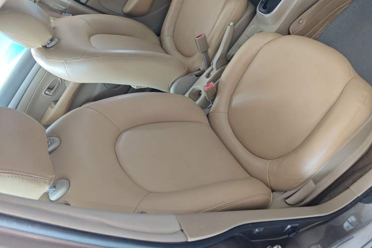 Used Nissan Sylphy 2012 Classic 1.6XE Automatic Comfort Edition Right Front Seat
