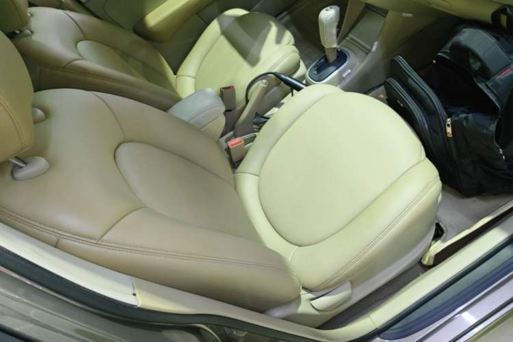 Used Nissan Sylphy 2012 Classic 1.6XE Automatic Comfort Edition Right Front Seat